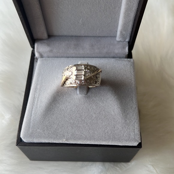 Beautiful Diamond 💍 Ring - Picture 4 of 12